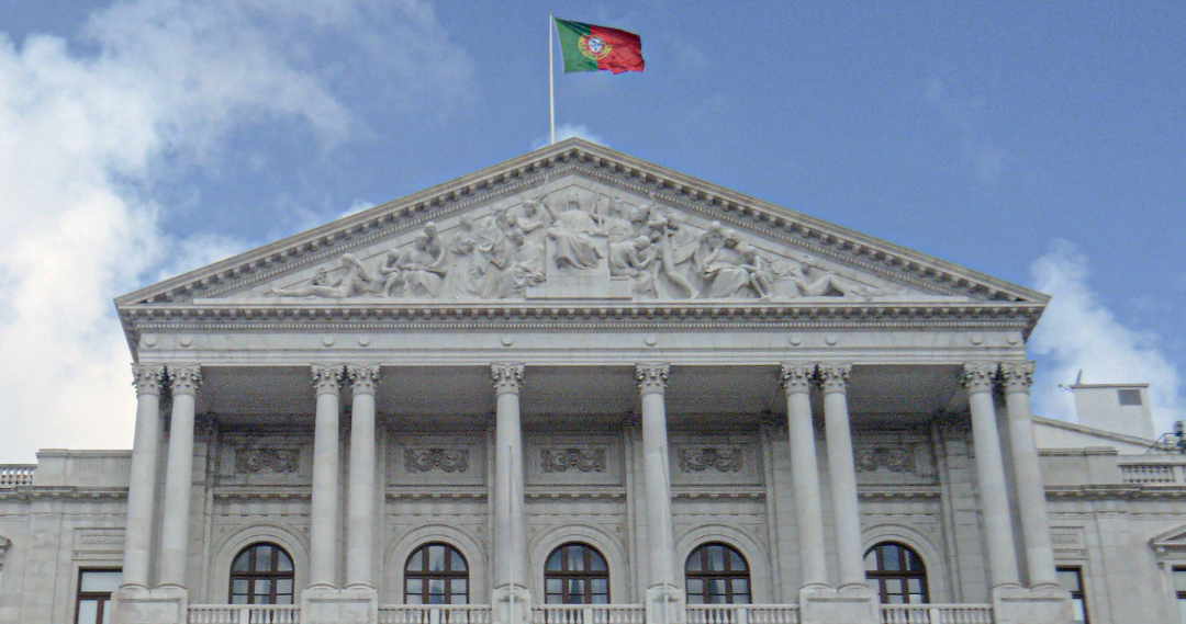 Leis das Grandes Opções e Orçamento do Estado aprovadas pelo Parlamento