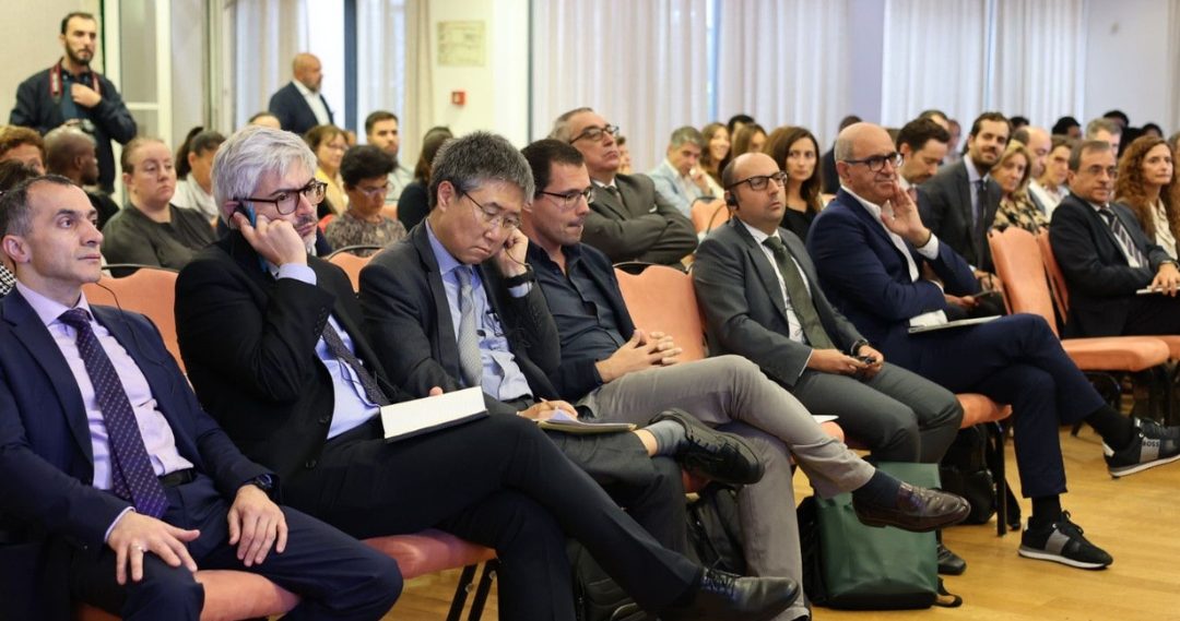 Conferência sobre política industrial reúne peritos e governantes