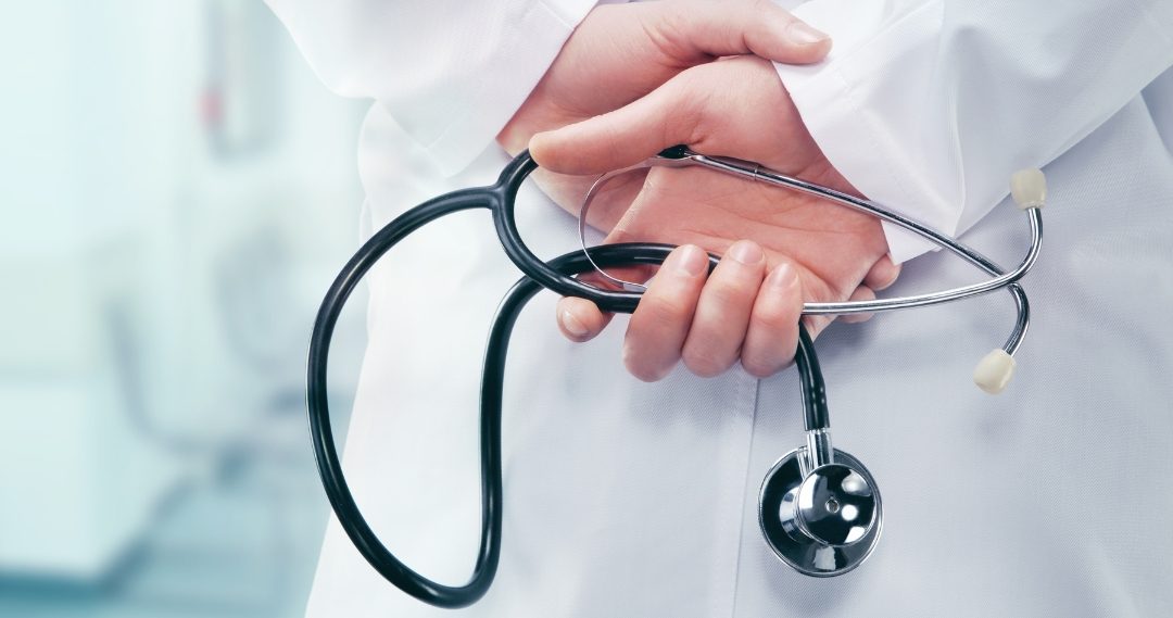 Disparidades regionais na distribuição de médicos especialistas no SNS